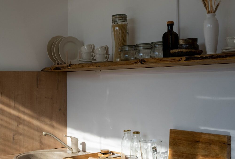 Cocinas en blanco y madera